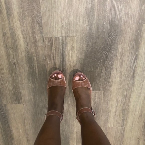 Chunky Velvet Heels - Picture 3 of 8